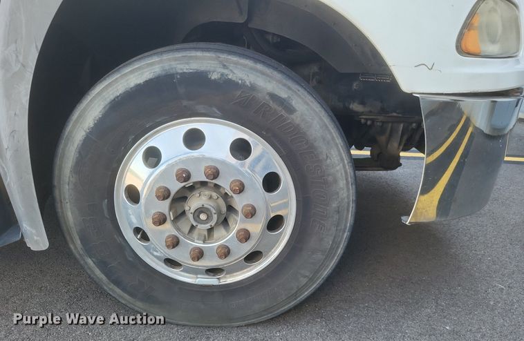 image for item DR4855 2006 Mack CXN613 semi truck