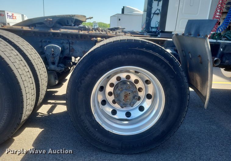 image for item DR4855 2006 Mack CXN613 semi truck