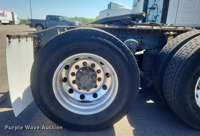 image for item DR4855 2006 Mack CXN613 semi truck