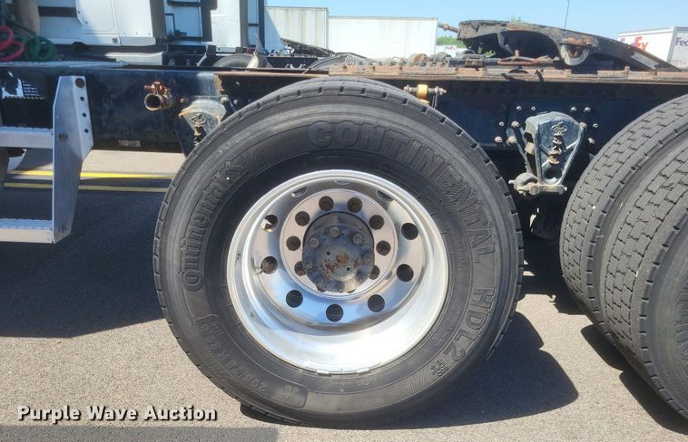 image for item DR4855 2006 Mack CXN613 semi truck