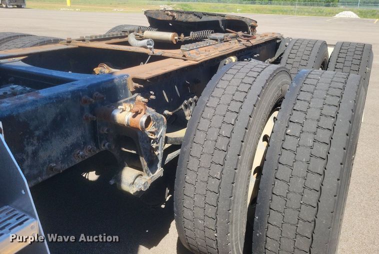 image for item DR4855 2006 Mack CXN613 semi truck