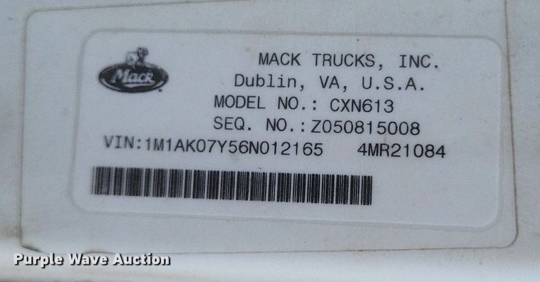 image for item DR4855 2006 Mack CXN613 semi truck