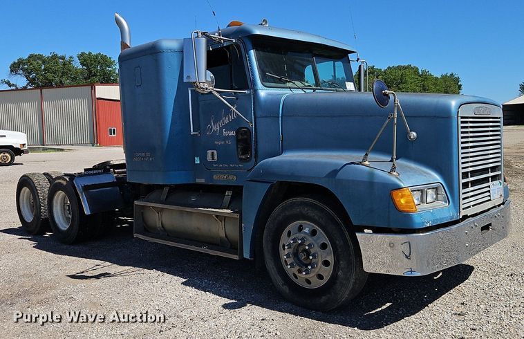 image for item DR8681 1995 Freightliner  FLD semi truck