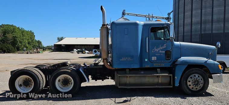image for item DR8681 1995 Freightliner  FLD semi truck