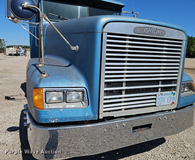 image for item DR8681 1995 Freightliner  FLD semi truck