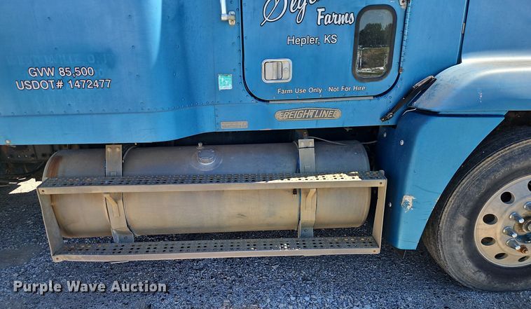 image for item DR8681 1995 Freightliner  FLD semi truck