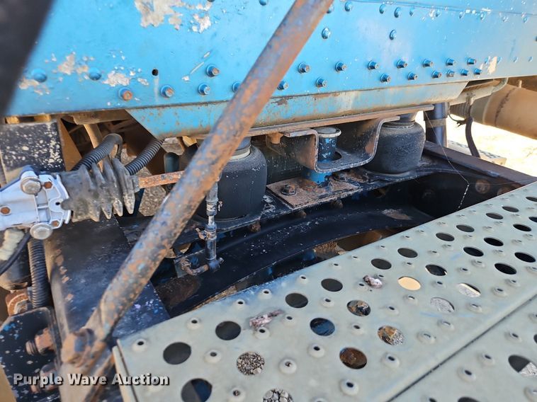 image for item DR8681 1995 Freightliner  FLD semi truck