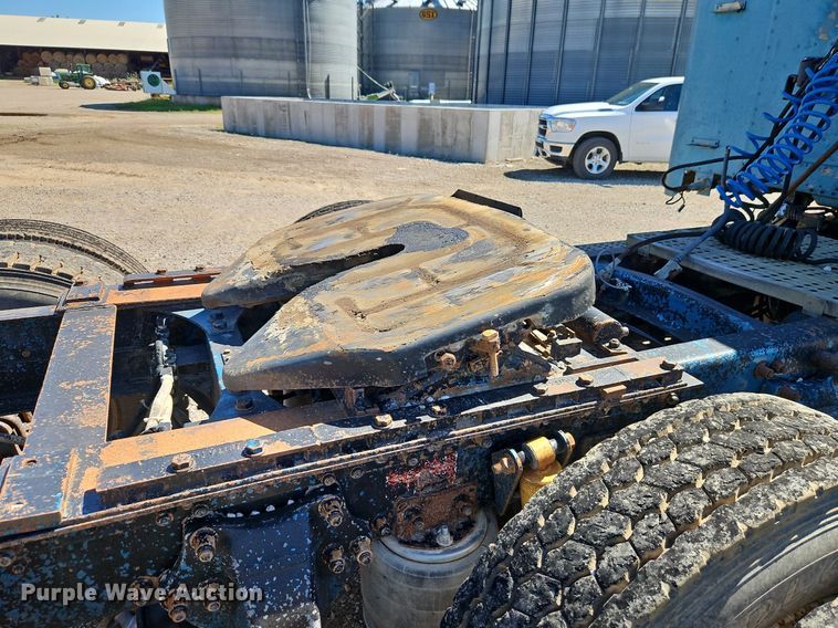 image for item DR8681 1995 Freightliner  FLD semi truck