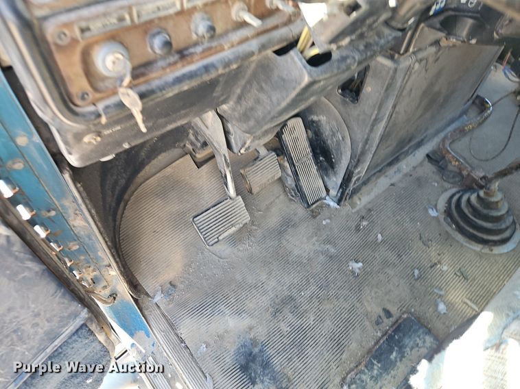 image for item DR8681 1995 Freightliner  FLD semi truck