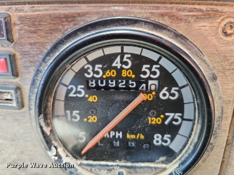 image for item DR8681 1995 Freightliner  FLD semi truck