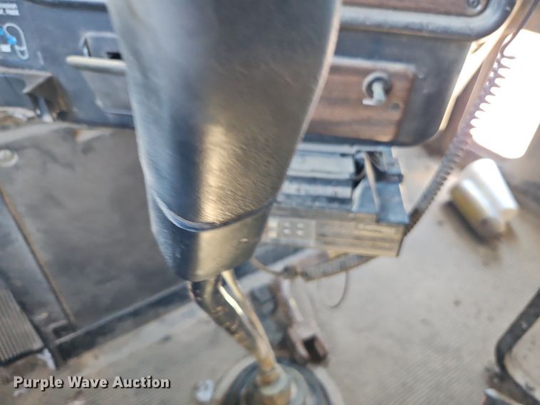 image for item DR8681 1995 Freightliner  FLD semi truck