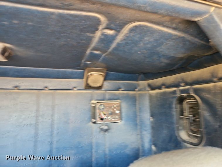 image for item DR8681 1995 Freightliner  FLD semi truck