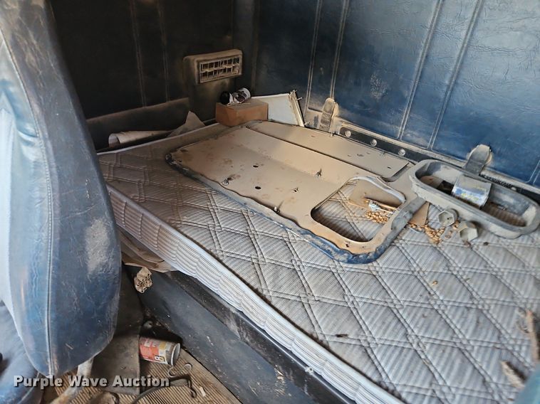 image for item DR8681 1995 Freightliner  FLD semi truck