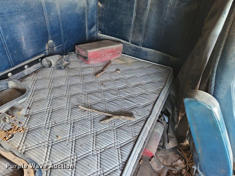 image for item DR8681 1995 Freightliner  FLD semi truck