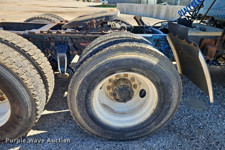 image for item DR8681 1995 Freightliner  FLD semi truck