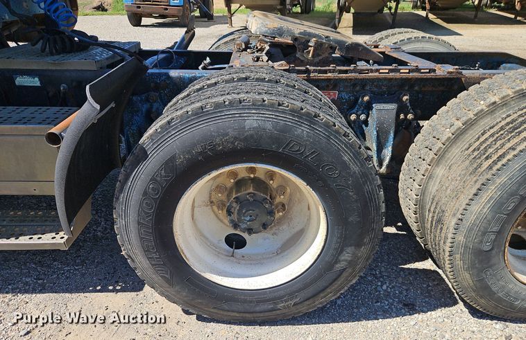 image for item DR8681 1995 Freightliner  FLD semi truck