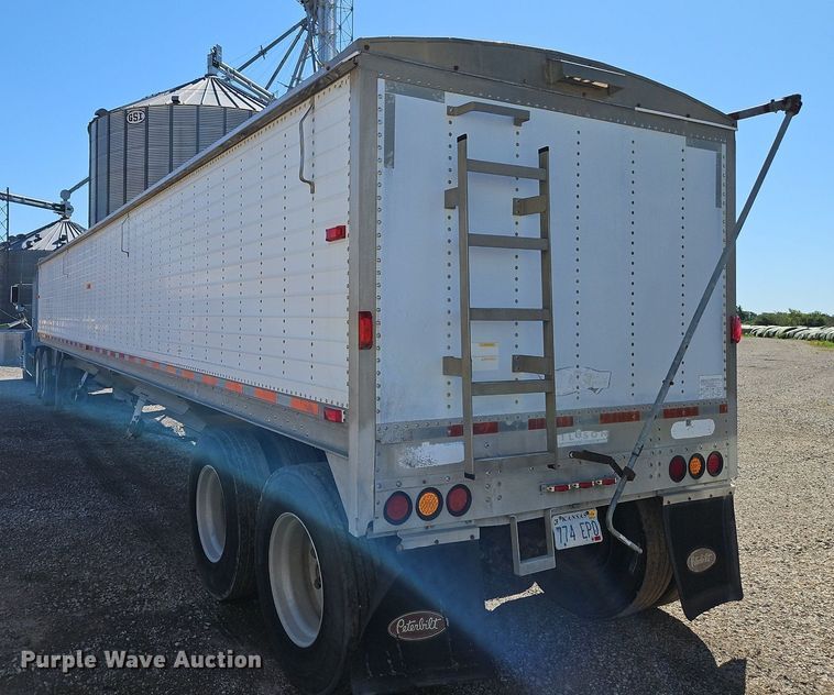 image for item DR8683 1996 Wilson DWH-400 grain trailer