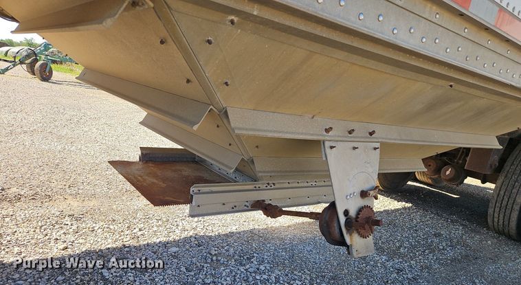 image for item DR8683 1996 Wilson DWH-400 grain trailer