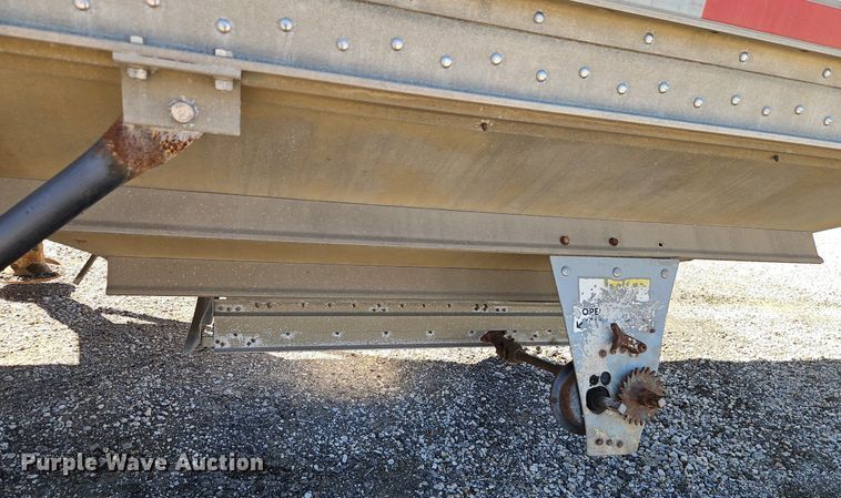 image for item DR8683 1996 Wilson DWH-400 grain trailer