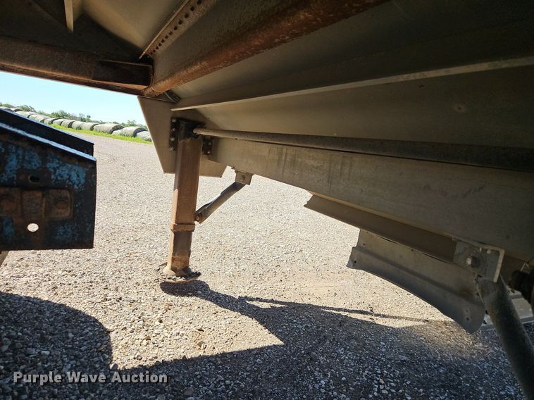 image for item DR8683 1996 Wilson DWH-400 grain trailer