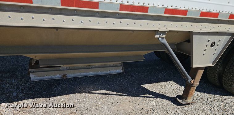 image for item DR8683 1996 Wilson DWH-400 grain trailer