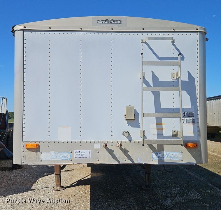 image for item DR8683 1996 Wilson DWH-400 grain trailer