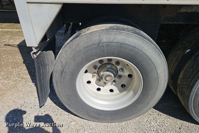 image for item DR8683 1996 Wilson DWH-400 grain trailer