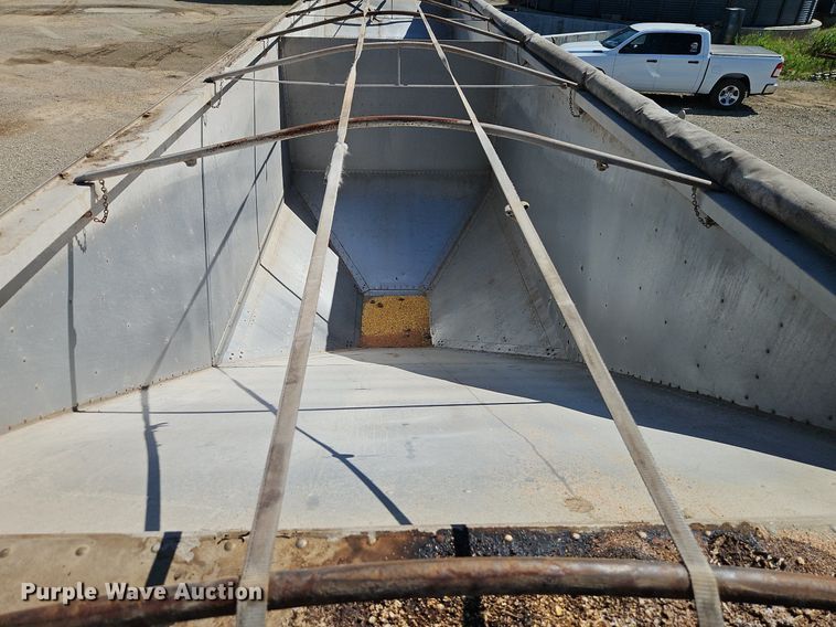 image for item DR8684 1999 Timpte Super Hopper grain trailer