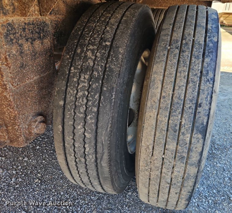 image for item DR8684 1999 Timpte Super Hopper grain trailer