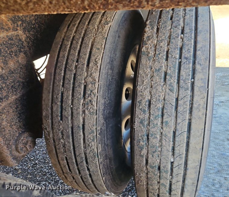 image for item DR8684 1999 Timpte Super Hopper grain trailer