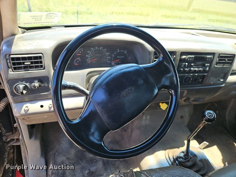 image for item DR8690 2000 Ford F650 Super Duty XLT flatbed truck