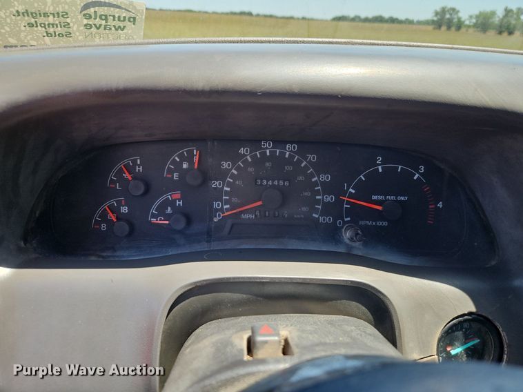 image for item DR8690 2000 Ford F650 Super Duty XLT flatbed truck