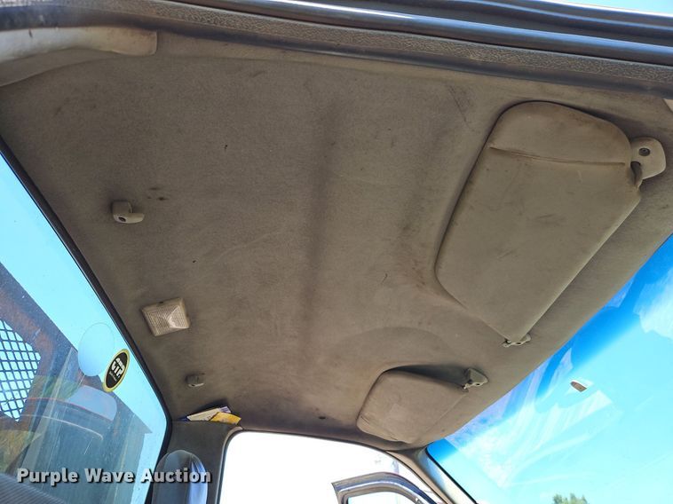 image for item DR8690 2000 Ford F650 Super Duty XLT flatbed truck