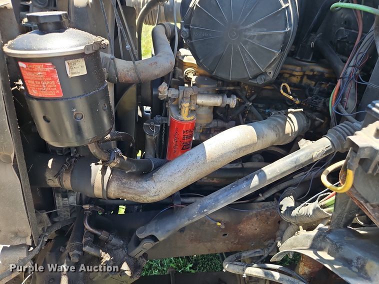 image for item DR8690 2000 Ford F650 Super Duty XLT flatbed truck