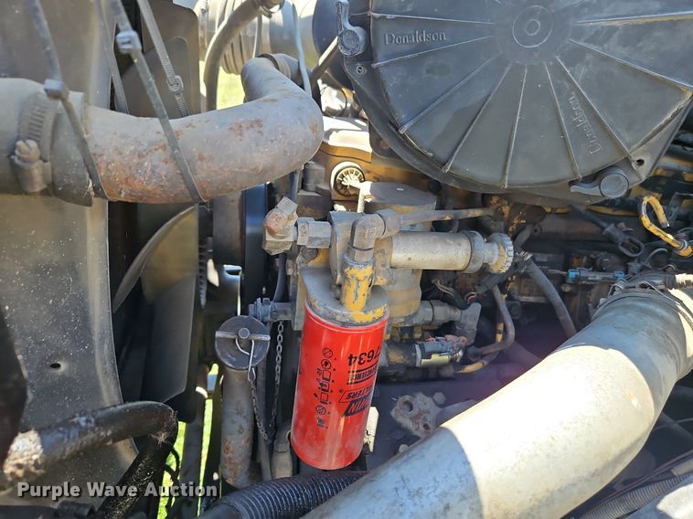 image for item DR8690 2000 Ford F650 Super Duty XLT flatbed truck