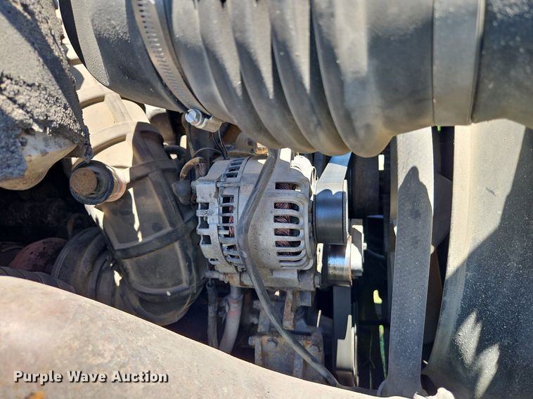 image for item DR8690 2000 Ford F650 Super Duty XLT flatbed truck