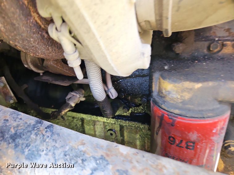 image for item DR8690 2000 Ford F650 Super Duty XLT flatbed truck