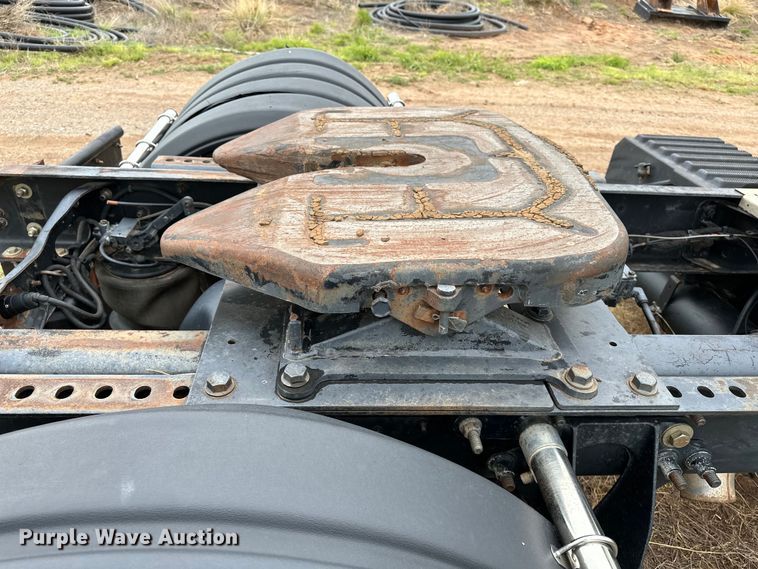 image for item DS6771 2007 International 4400 semi truck