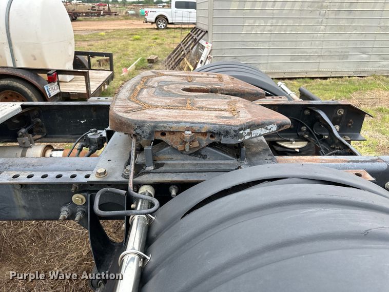 image for item DS6771 2007 International 4400 semi truck