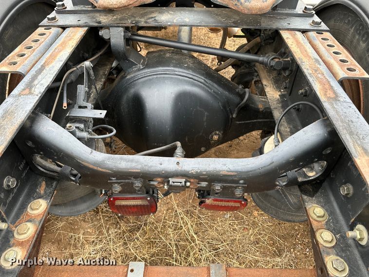 image for item DS6771 2007 International 4400 semi truck