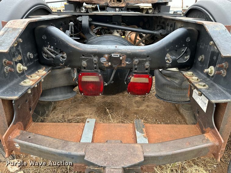 image for item DS6771 2007 International 4400 semi truck