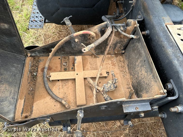 image for item DS6771 2007 International 4400 semi truck