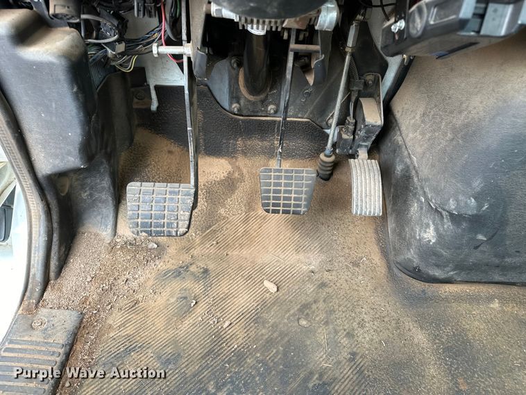 image for item DS6771 2007 International 4400 semi truck