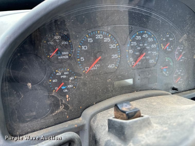 image for item DS6771 2007 International 4400 semi truck