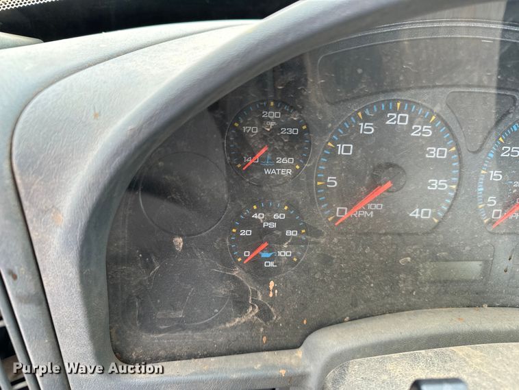 image for item DS6771 2007 International 4400 semi truck