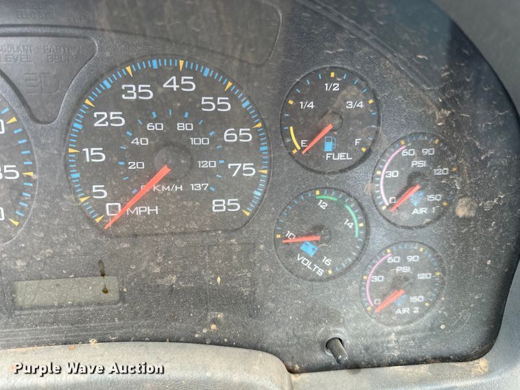 image for item DS6771 2007 International 4400 semi truck