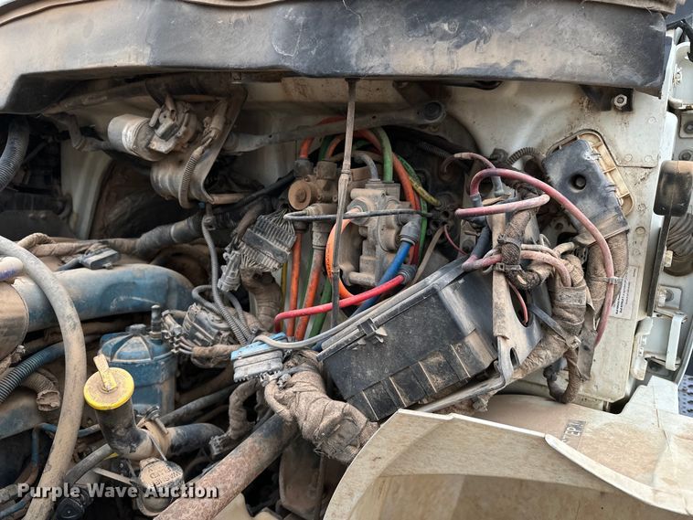 image for item DS6771 2007 International 4400 semi truck