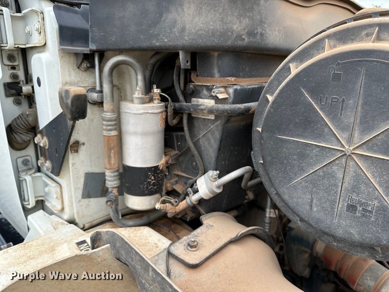 image for item DS6771 2007 International 4400 semi truck