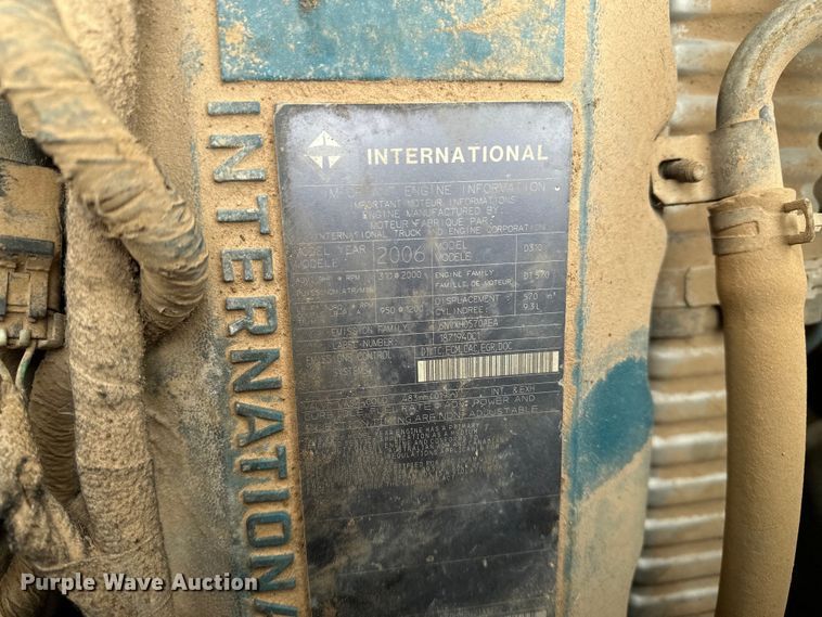 image for item DS6771 2007 International 4400 semi truck