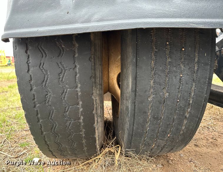 image for item DS6771 2007 International 4400 semi truck